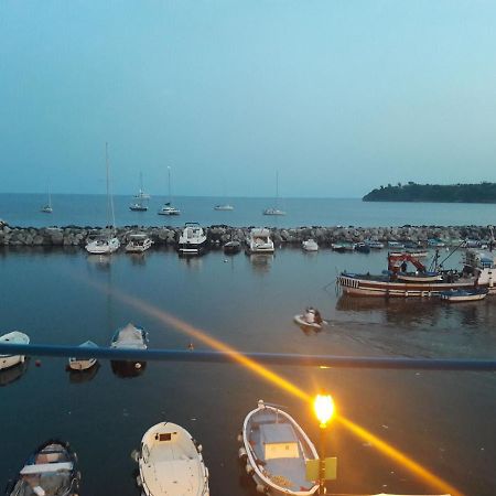 Ferienwohnung La Casa Di Titina Procida Exterior foto